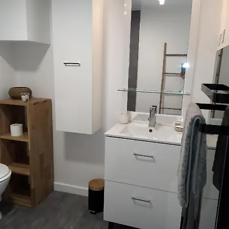 La Perle Du 58 - T2 Parking Wifi Terrasse Clim *